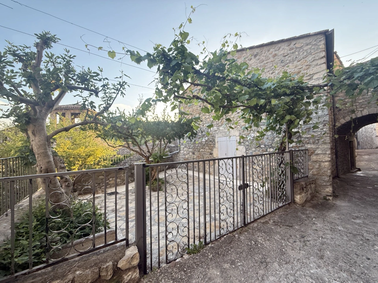 cour et maison